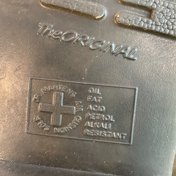 Dr Martin’s black gold printed leather boots (sz 5) - Picture 9 of 11